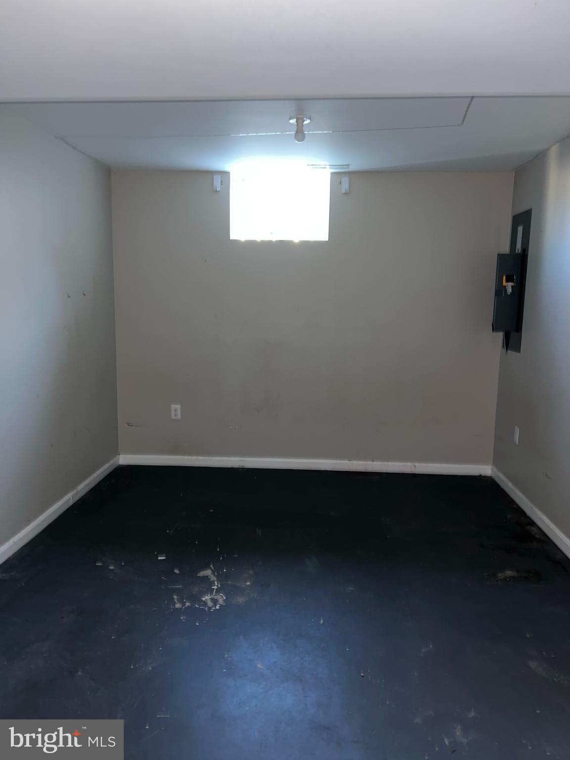 191 East George Street Westminster, MD 21157 - Photo 9 of 10 a view of an empty room and window