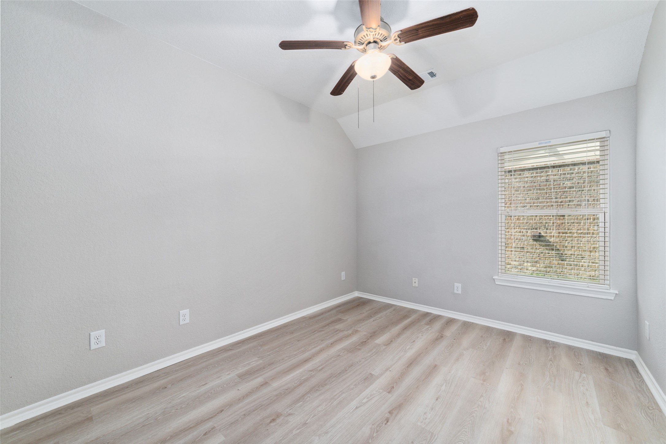 6834 Pear Point Lane Richmond, TX 77469 - Photo 6 of 25 2nd bedroom