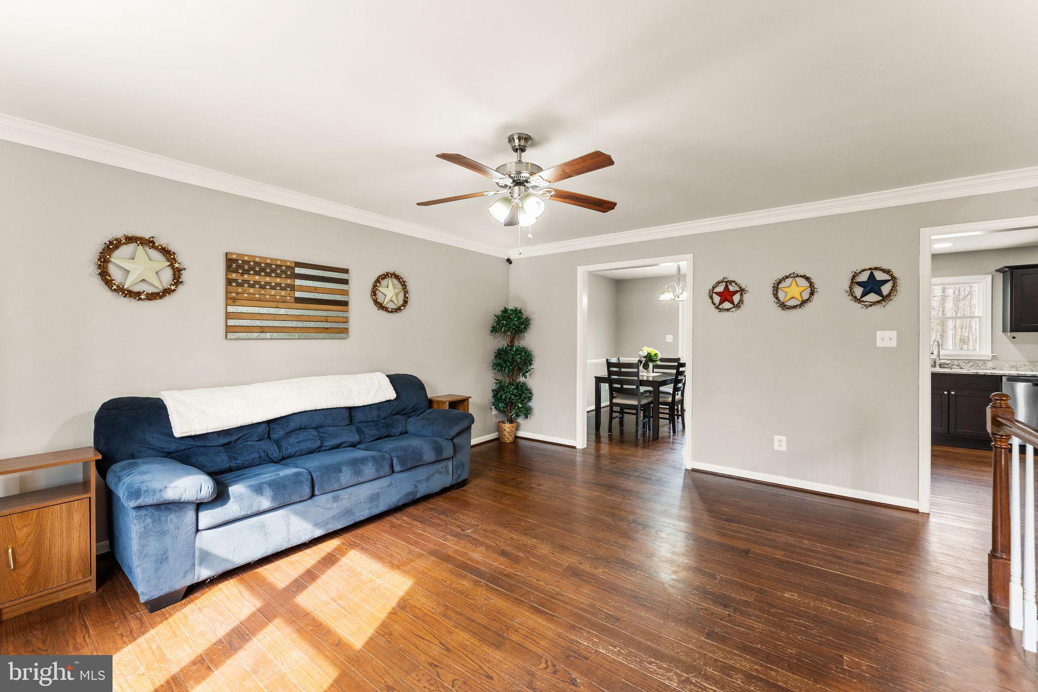 12427 Wright Way Bealeton, VA 22712 - Photo 19 of 55 Living Room