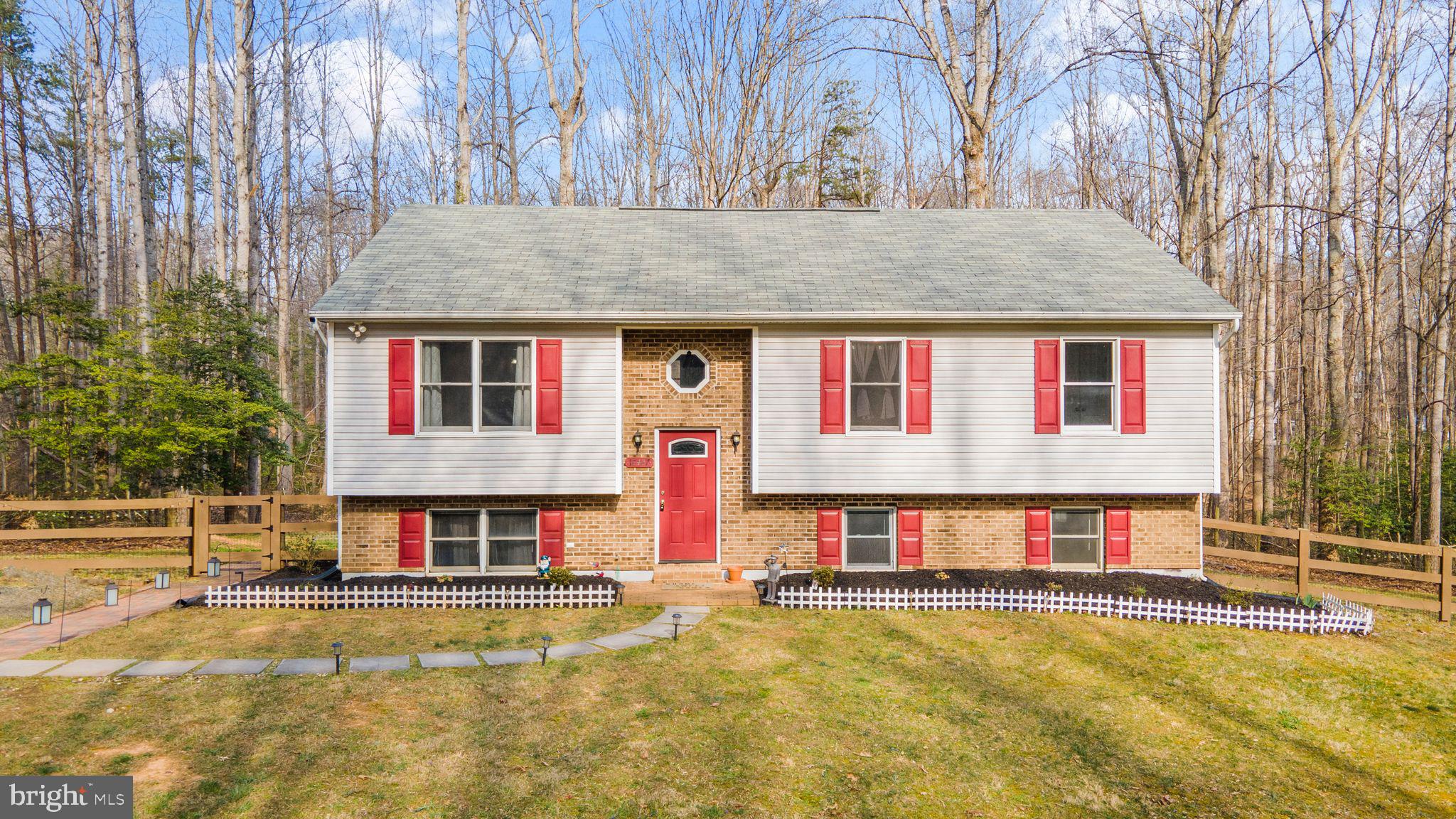 12427 Wright Way Bealeton, VA 22712 - Photo 2 of 55