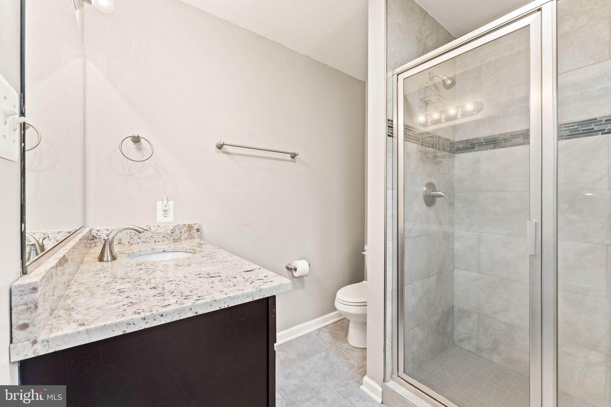 12427 Wright Way Bealeton, VA 22712 - Photo 23 of 55 Primary Bath