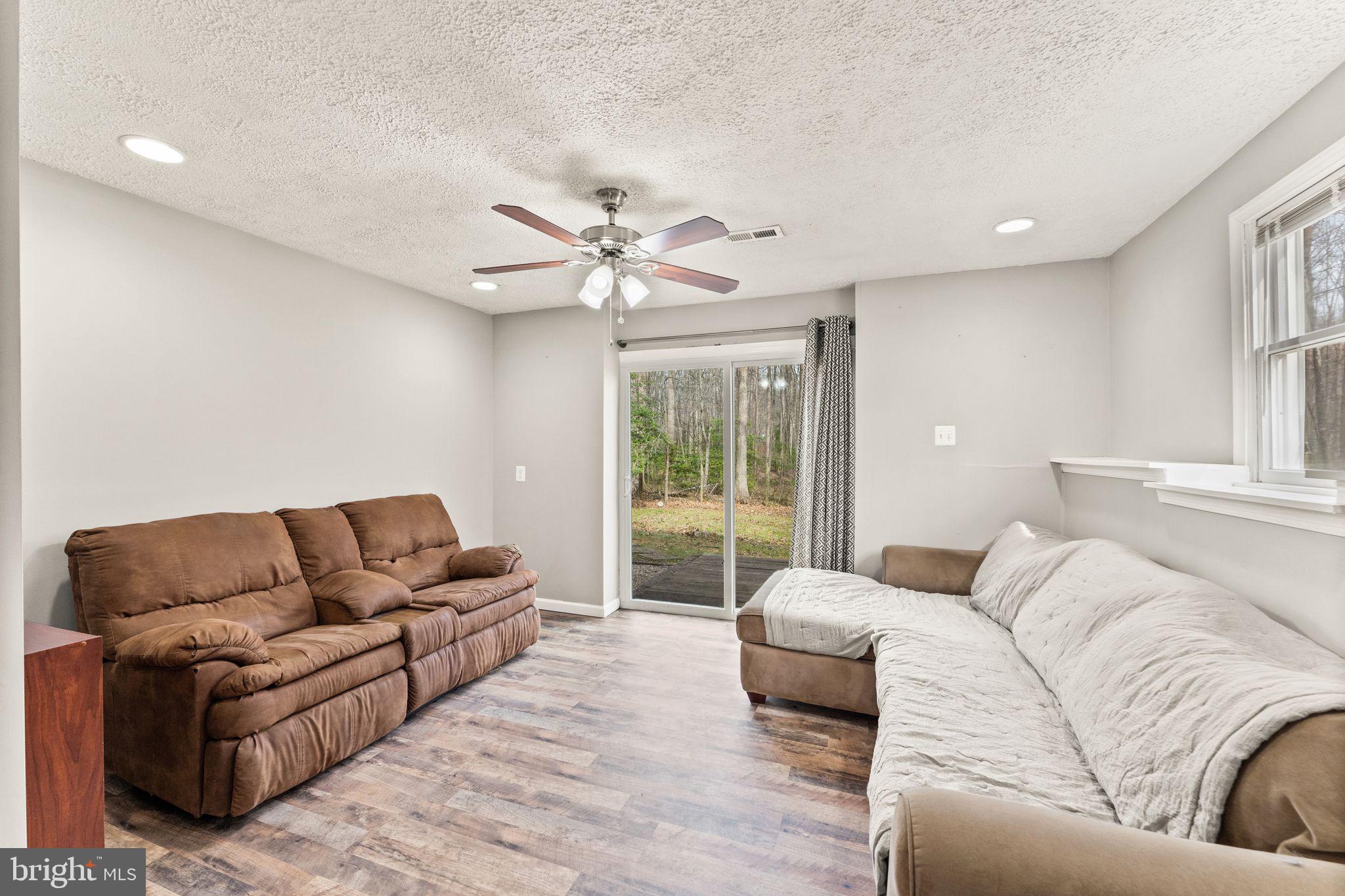 12427 Wright Way Bealeton, VA 22712 - Photo 33 of 55 Side Room