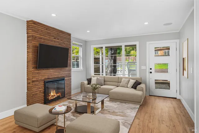 $389,000 | 17552 River Lane, Guerneville, CA 95446