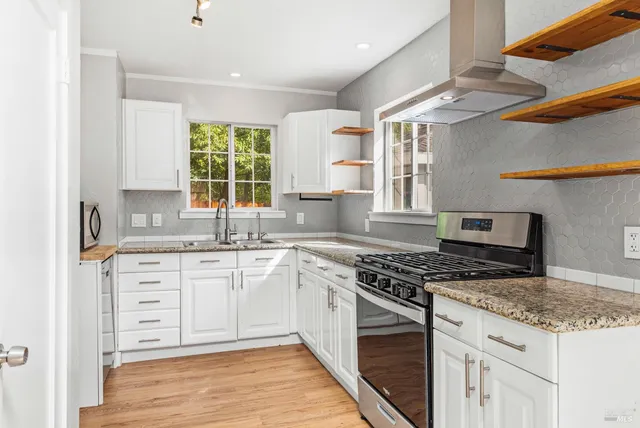 $389,000 | 17552 River Lane, Guerneville, CA 95446