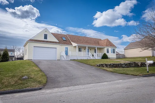 $825,000 | 3 Deerfield Lane, Fairhaven, MA 02719