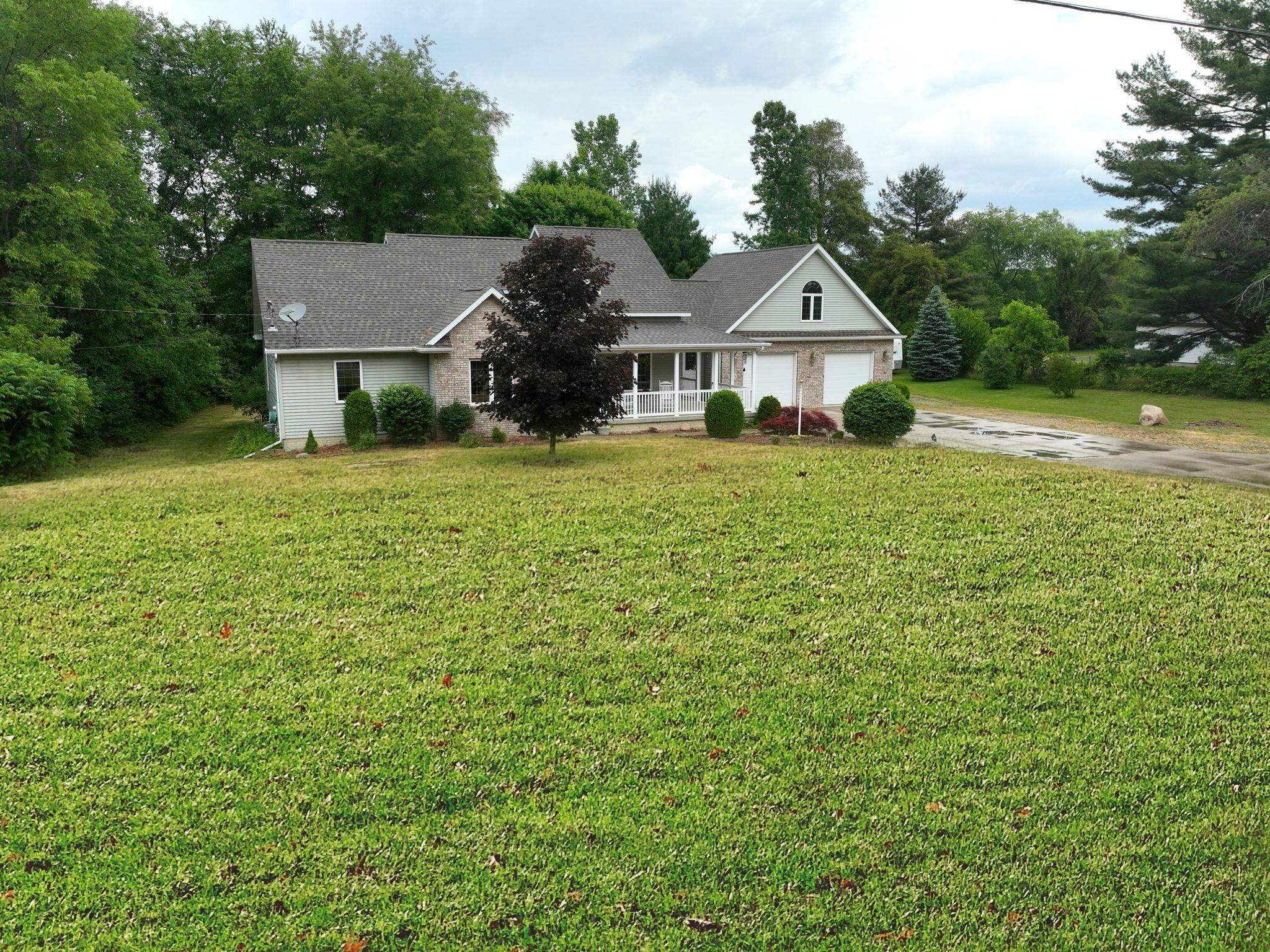 2076 West Wilson Road Clio, MI 48420 - Photo 4 of 78 50112228-3.JPG