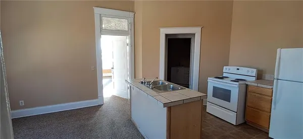 $875 | 1421 Penn Street, Unit 3, St. Joseph, MO 64503