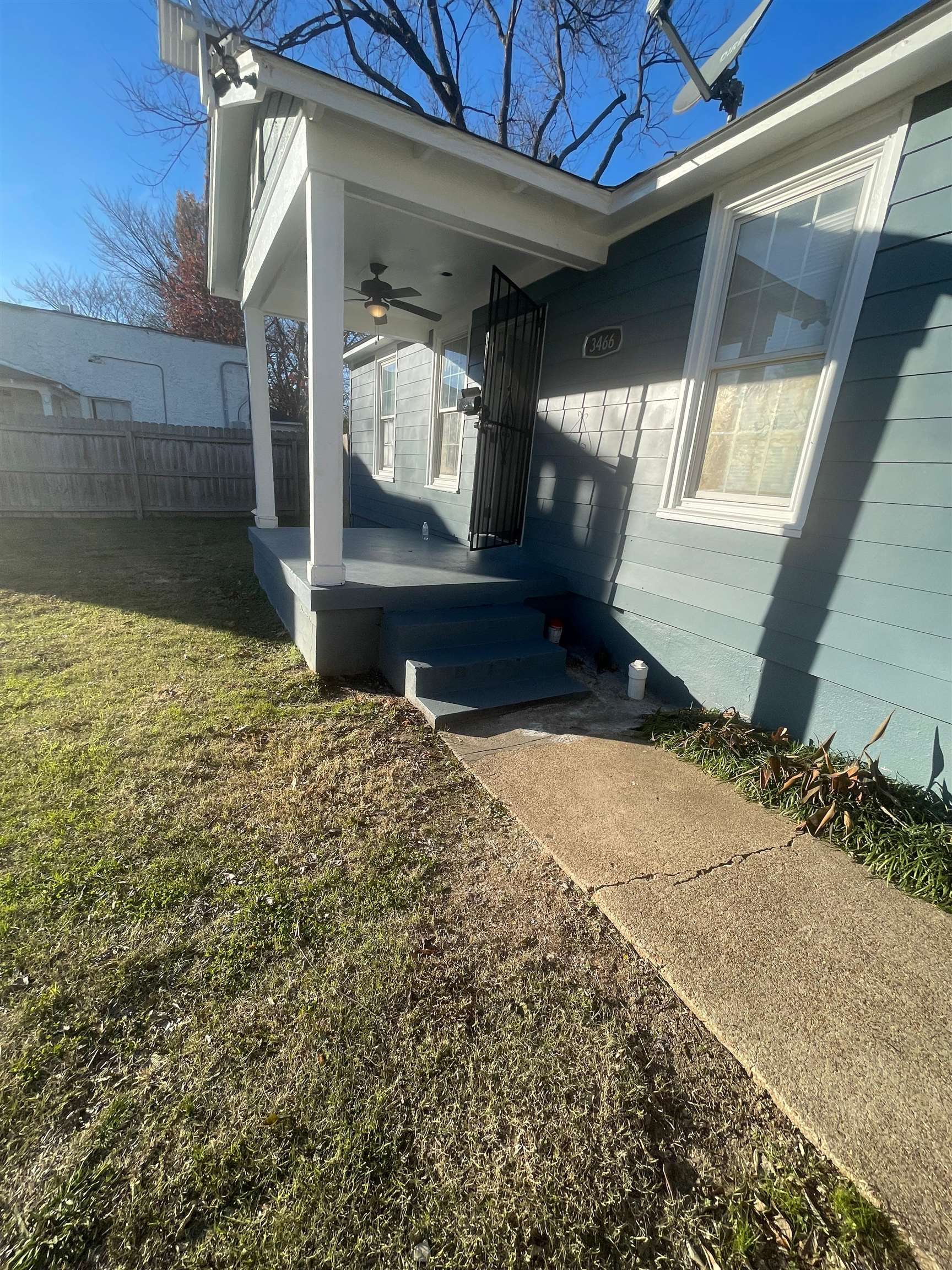 3466 Carrington Road Memphis, TN 38111 - Photo 2 of 14 a front view of a house with a yard