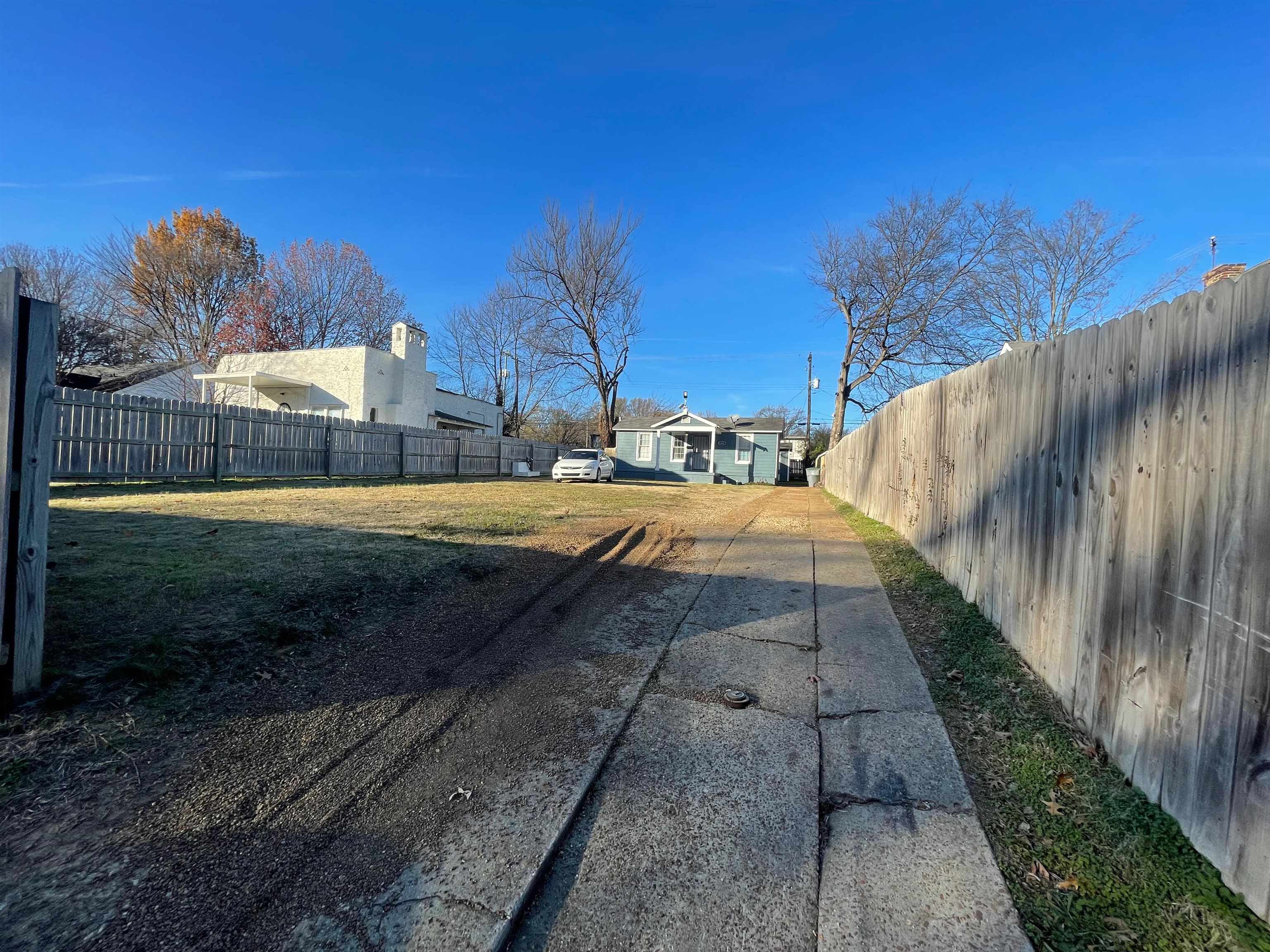 3466 Carrington Road Memphis, TN 38111 - Photo 3 of 14 a view of a yard with large trees