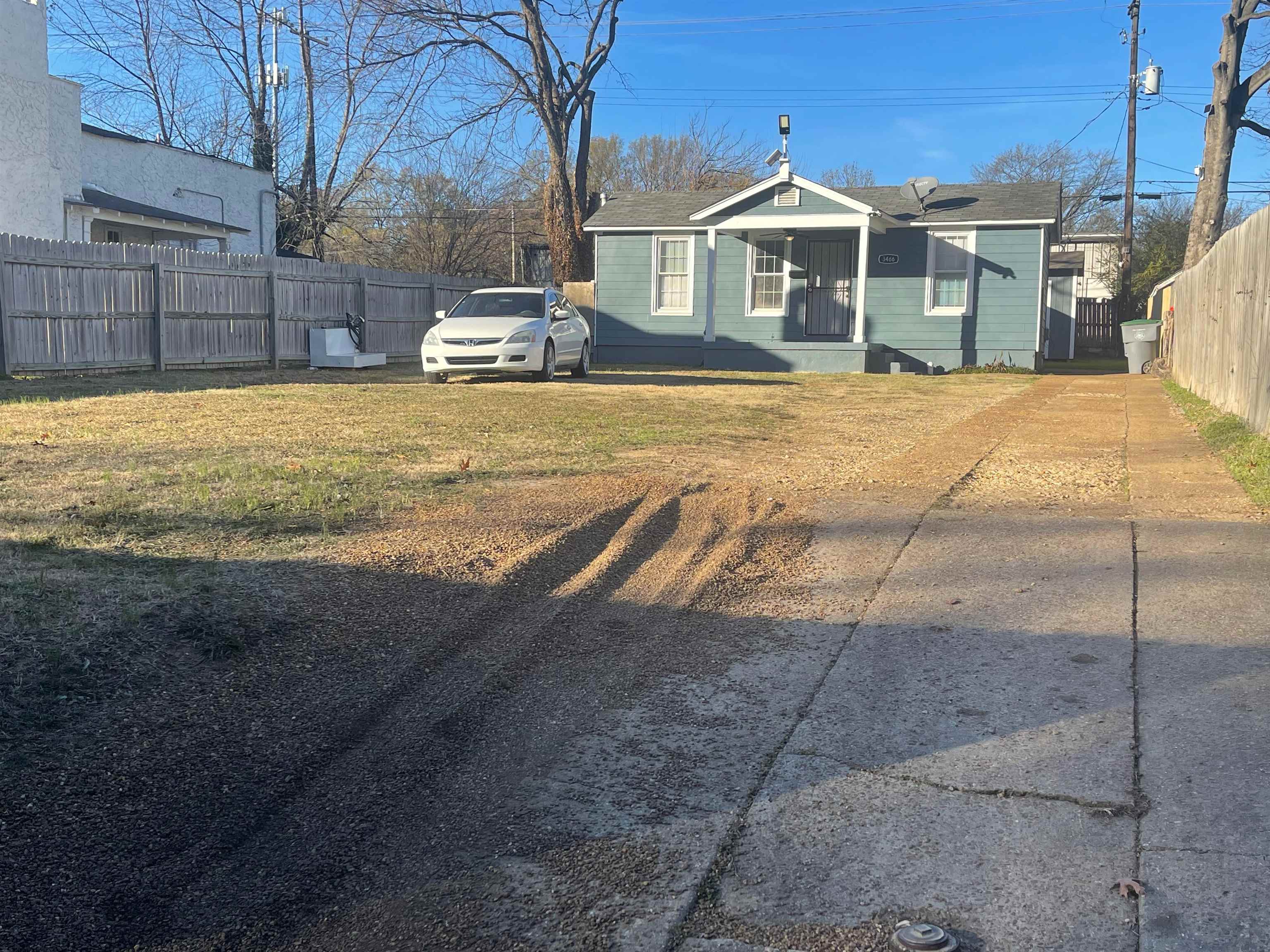 3466 Carrington Road Memphis, TN 38111 - Photo 4 of 14 a view of a house with a yard