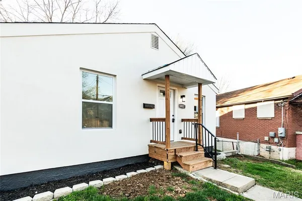 $209,900 | 1402 Dammert Avenue, St. Louis, MO 63125