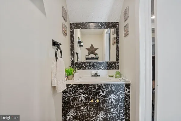 $2,300 | 107 Highshire Court, Baltimore, MD 21222