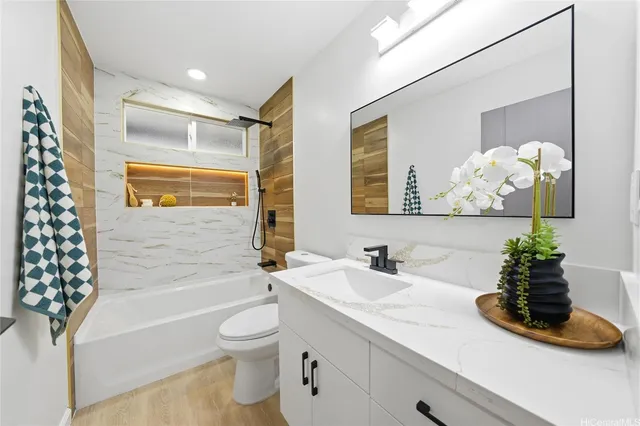 $1,550,000 | 7203 Opaekaa Street, Honolulu, HI 96825