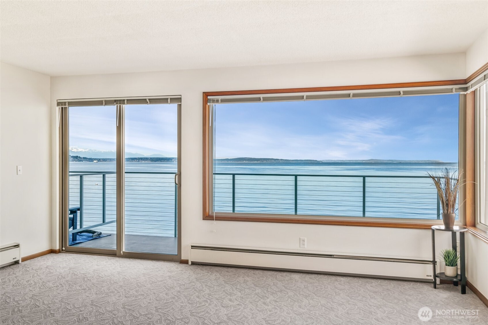 3015 Alki Avenue Southwest Seattle, WA 98116 - Photo 7 of 39