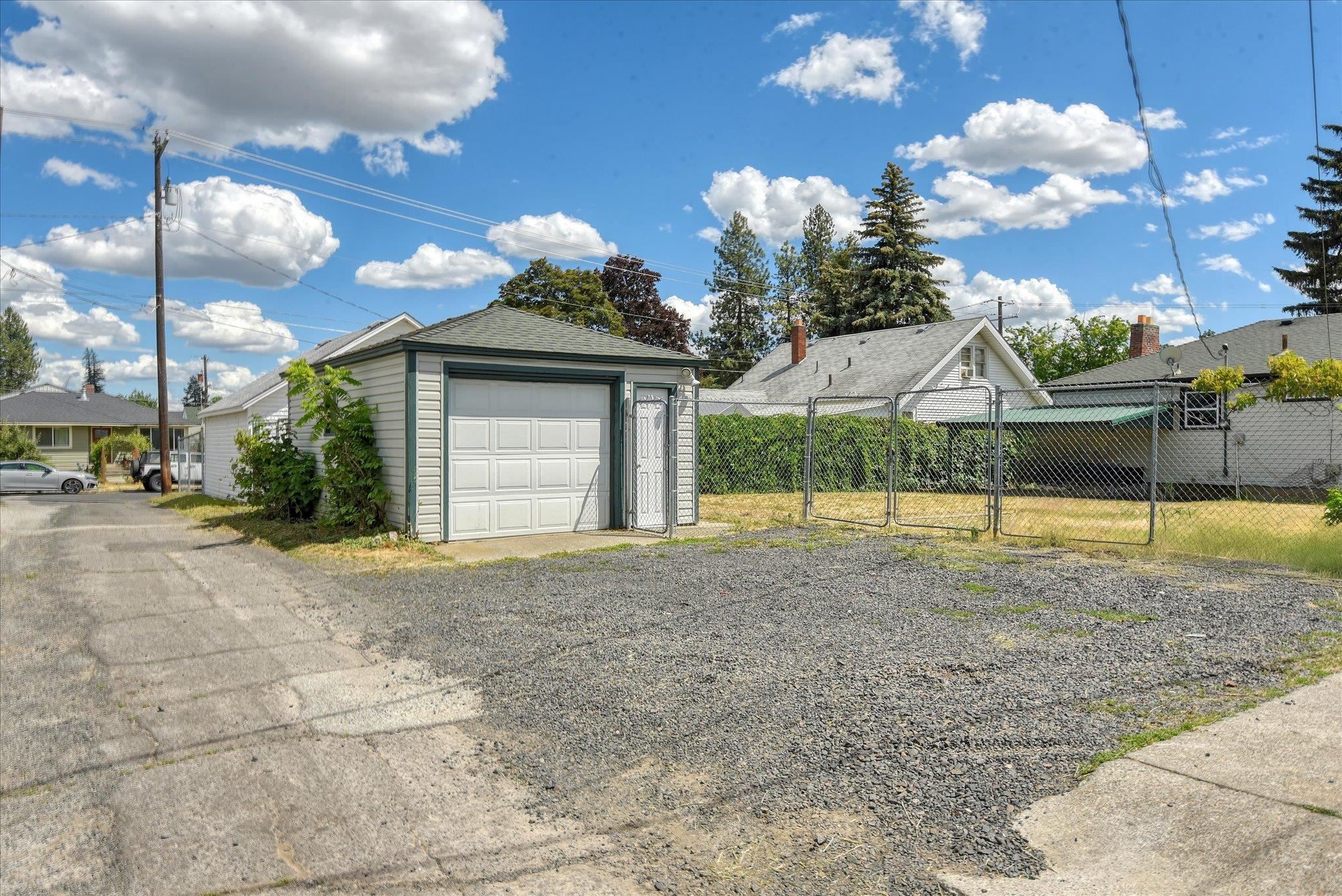 408 West Gordon Avenue Spokane, WA 99205 - Photo 40 of 44