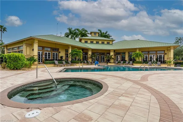 $315,000 | 3972 Bishopwood Court East, Unit 2203, Naples, FL 34114