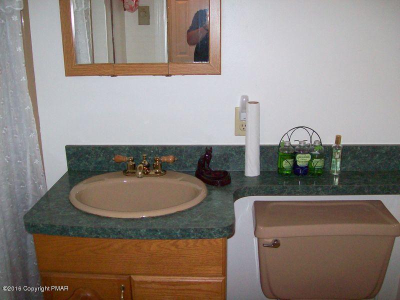 201 Balson Road Stroudsburg, PA 18360 - Photo 21 of 26 2nd Bath