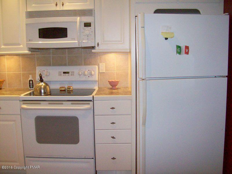 201 Balson Road Stroudsburg, PA 18360 - Photo 6 of 26 Kitchen