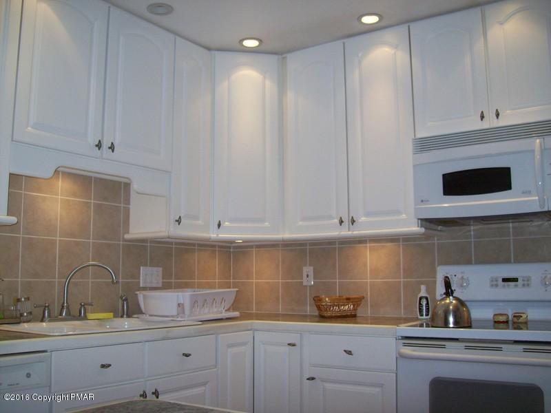 201 Balson Road Stroudsburg, PA 18360 - Photo 7 of 26 Kitchen