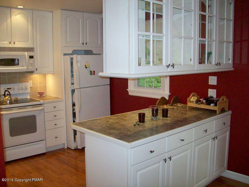 201 Balson Road Stroudsburg, PA 18360 - Photo 10 of 26 Kitchen