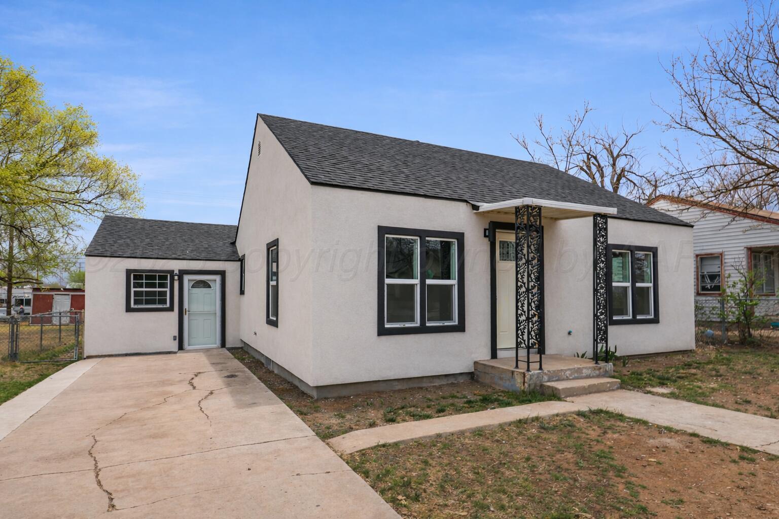 205 South Forest Street Amarillo, TX 79106 - Photo 1 of 29 front view of a house