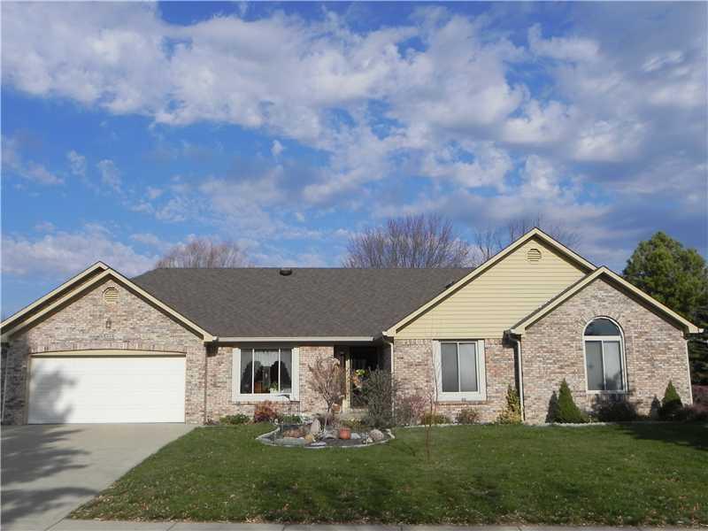 460 Cobblestone Road Avon, IN 46123 - Photo 1 of 24 Gallery Image 1