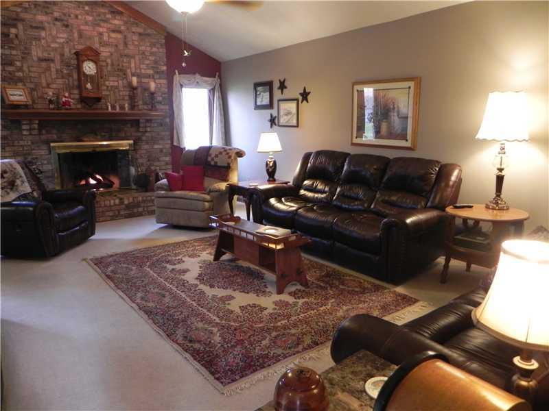460 Cobblestone Road Avon, IN 46123 - Photo 3 of 24 Gallery Image 3