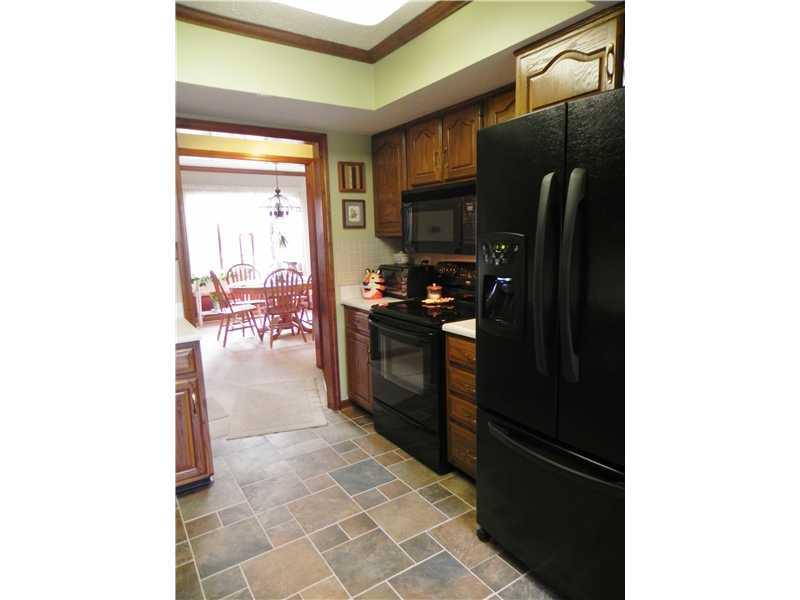 460 Cobblestone Road Avon, IN 46123 - Photo 9 of 24 Gallery Image 9