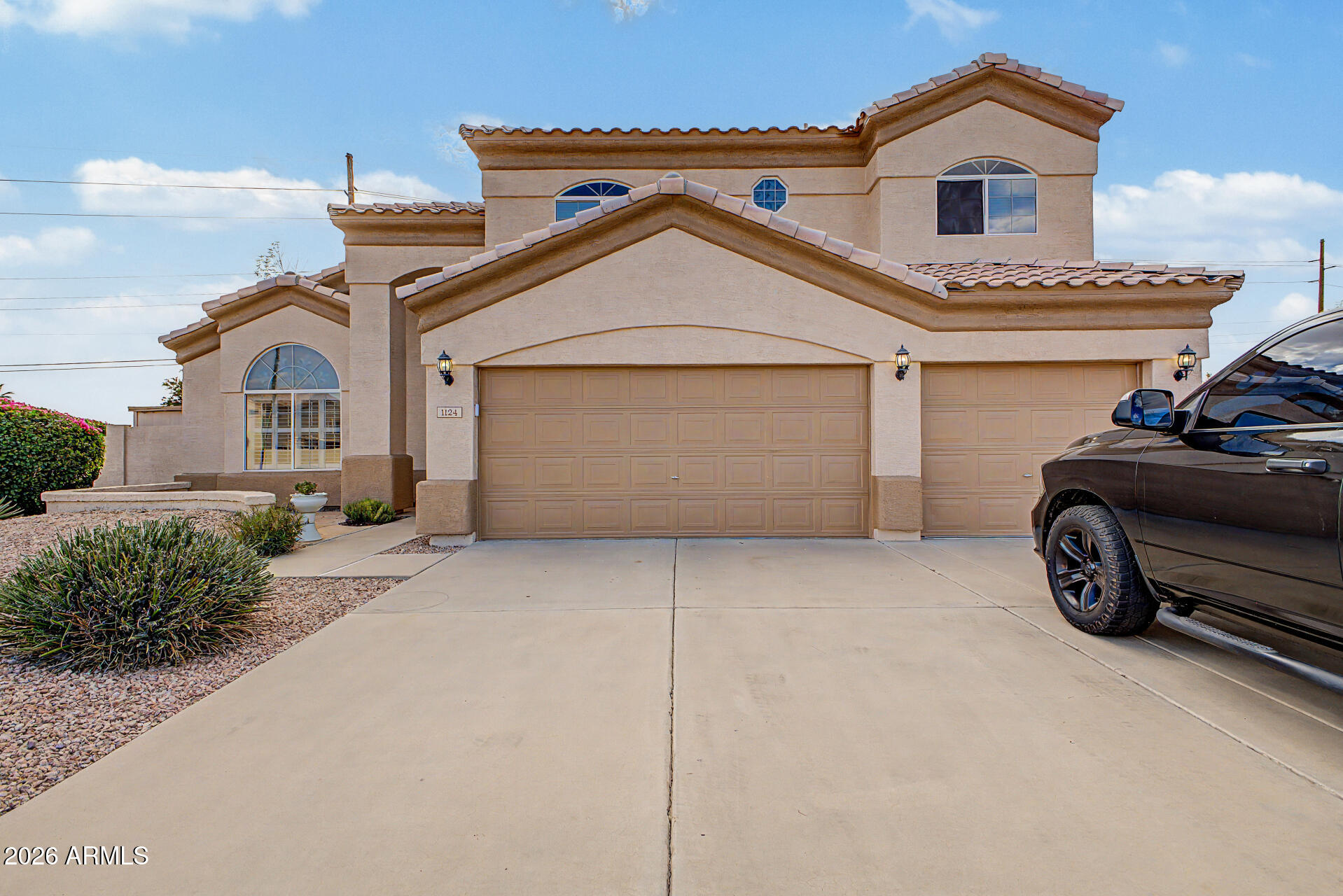 1124 North Robin Lane Mesa, AZ 85213 - Photo 45 of 87 Front