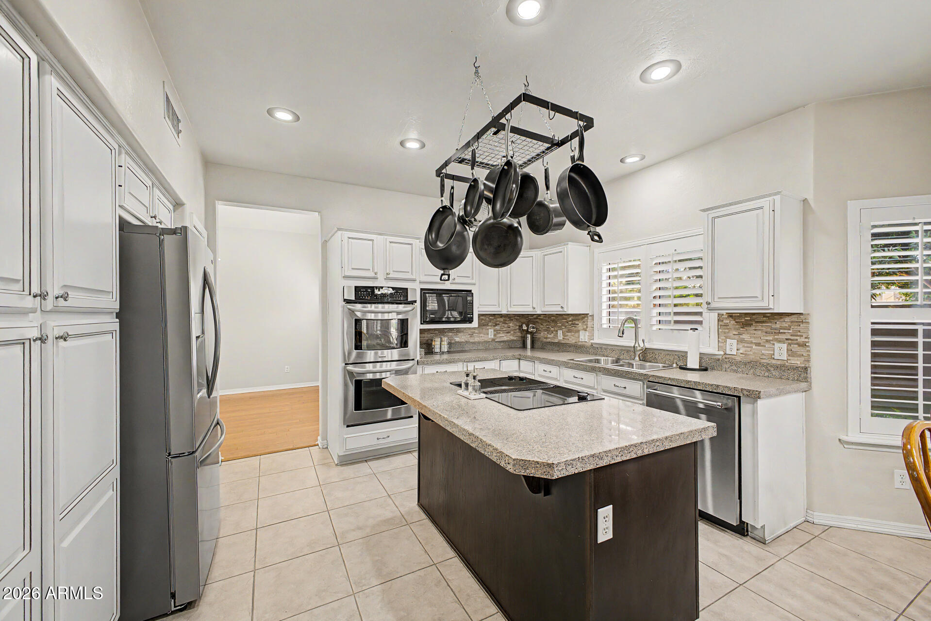1124 North Robin Lane Mesa, AZ 85213 - Photo 7 of 87 Kitchen