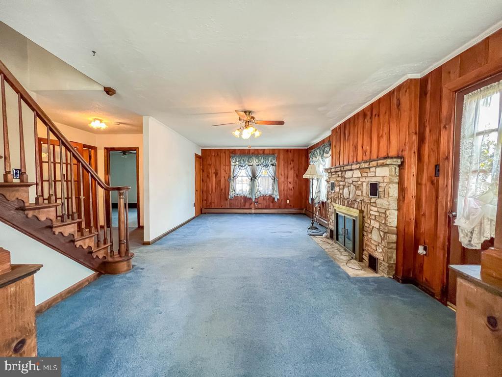 728 Keystone Street Croydon, PA 19021 - Photo 4 of 34 Living Room