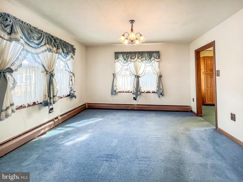 728 Keystone Street Croydon, PA 19021 - Photo 8 of 34 Dining Room