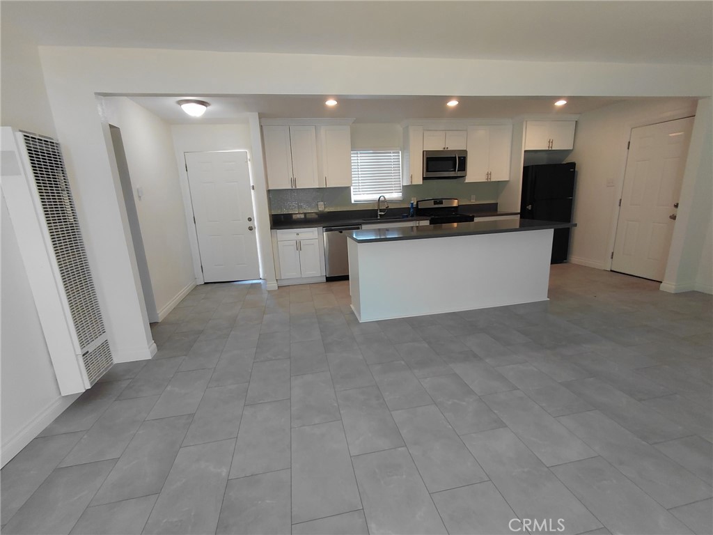1211 East Ave R-3 Palmdale, CA 93550 - Photo 2 of 20
