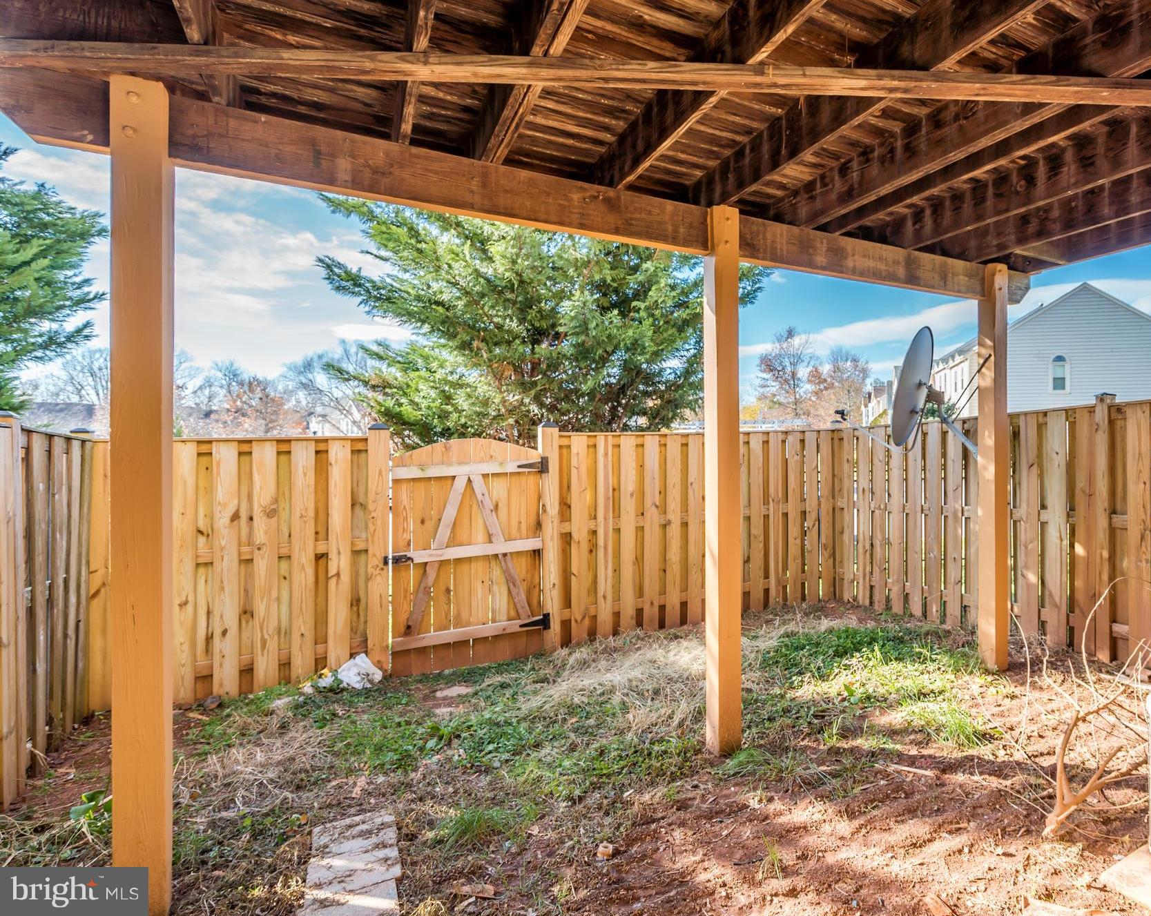 46869 Rabbitrun Terrace Sterling, VA 20164 - Photo 3 of 29 Privacy!