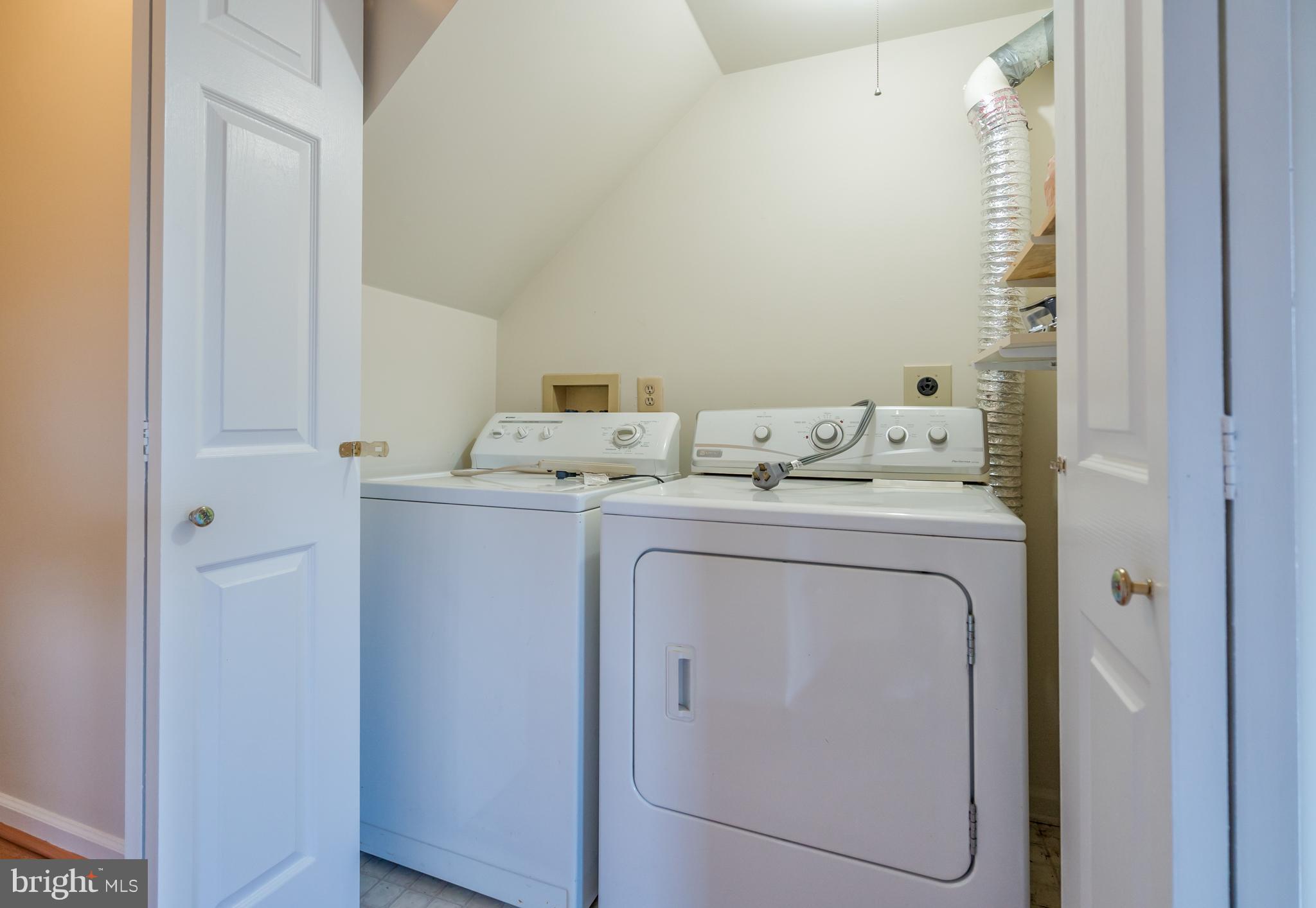 46869 Rabbitrun Terrace Sterling, VA 20164 - Photo 26 of 29 Washer & Dryer to Convey