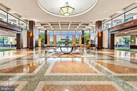 $289,900 | 3701 South George Mason Drive, Unit 916N, Falls Church, VA 22041
