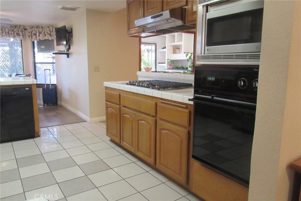 16035 Venango Road Apple Valley, CA 92307 - Photo 12 of 28