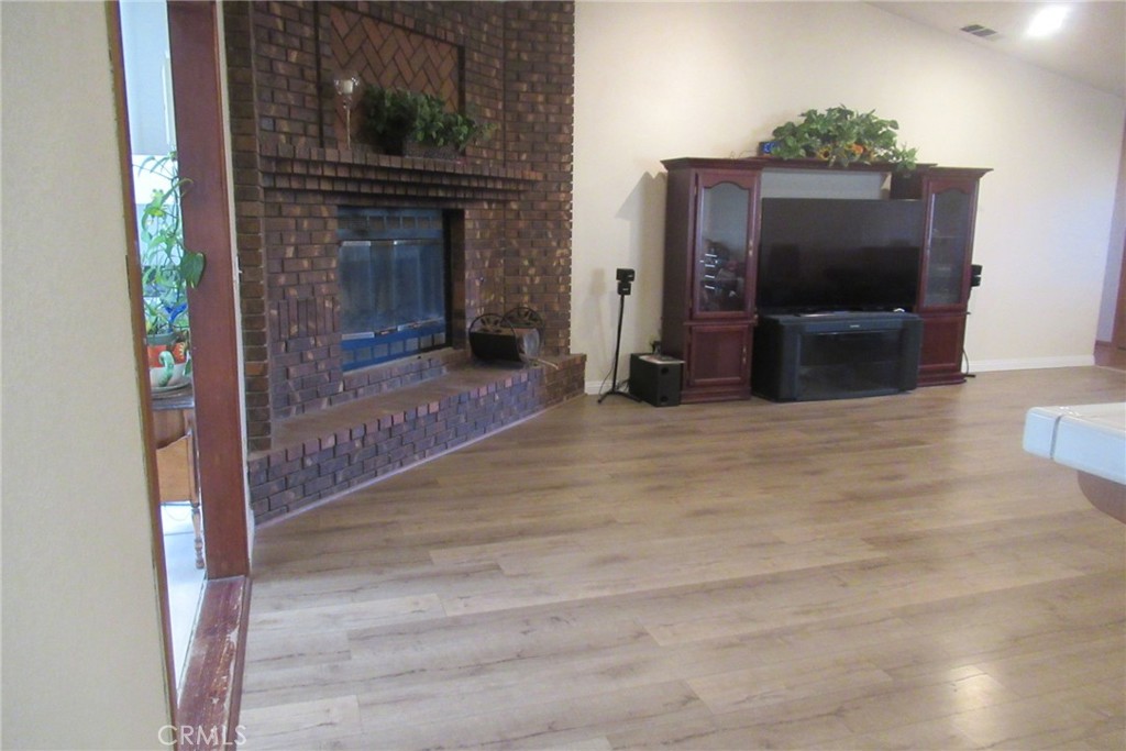 16035 Venango Road Apple Valley, CA 92307 - Photo 7 of 28