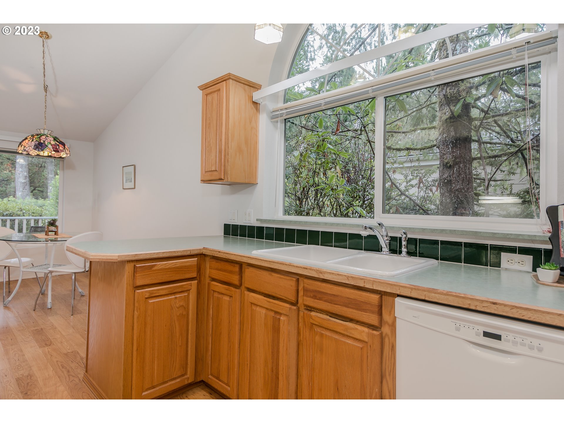116 Pine Tree Loop Florence, OR 97439 - Photo 9 of 42 Kitchen