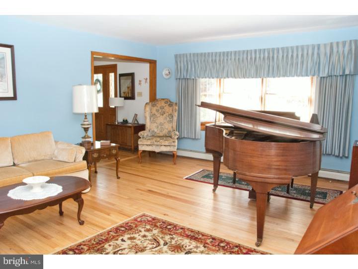 1457 Hark A Way Road Chester Springs, PA 19425 - Photo 4 of 25 Gallery Image 4