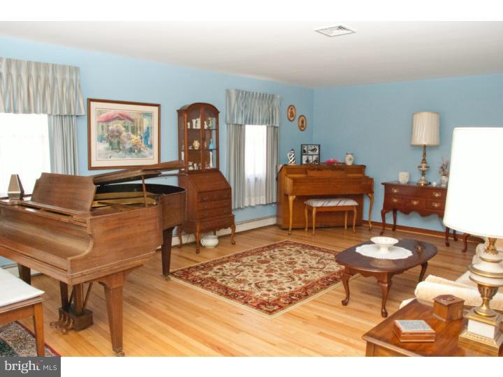 1457 Hark A Way Road Chester Springs, PA 19425 - Photo 5 of 25 Gallery Image 5