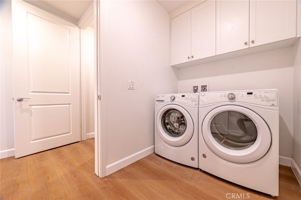 172 Follyhatch Irvine, CA 92618 - Photo 12 of 39 a utility room with dryer and washer