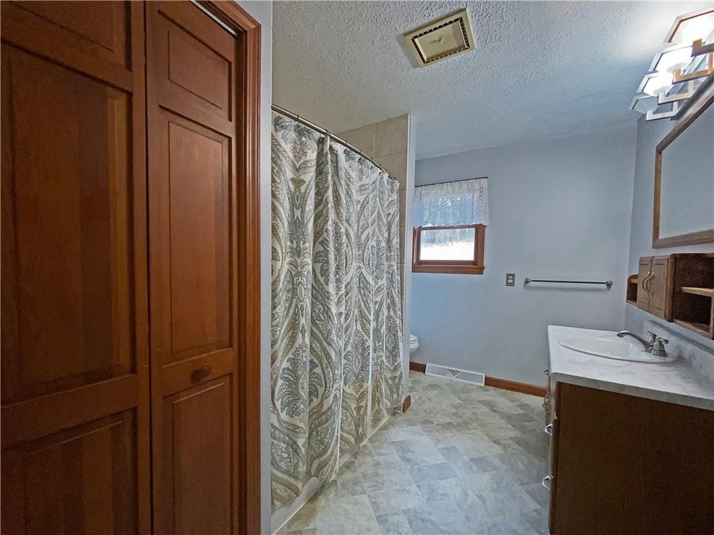 672 Engle Road Industry, PA 15052 - Photo 15 of 25