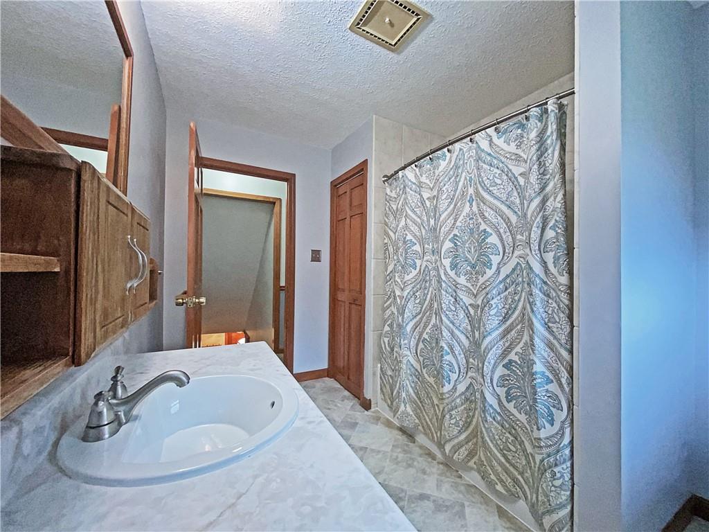 672 Engle Road Industry, PA 15052 - Photo 16 of 25