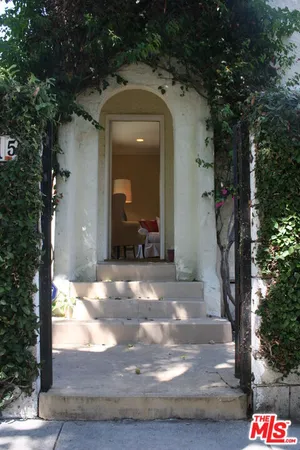 $3,450 | 8715 Sherwood Drive, West Hollywood, CA 90069