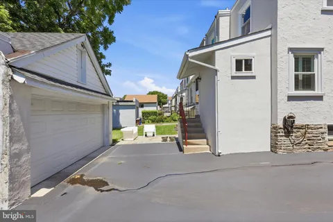 $439,000 | 736 Oakview Road, Ardmore, PA 19003