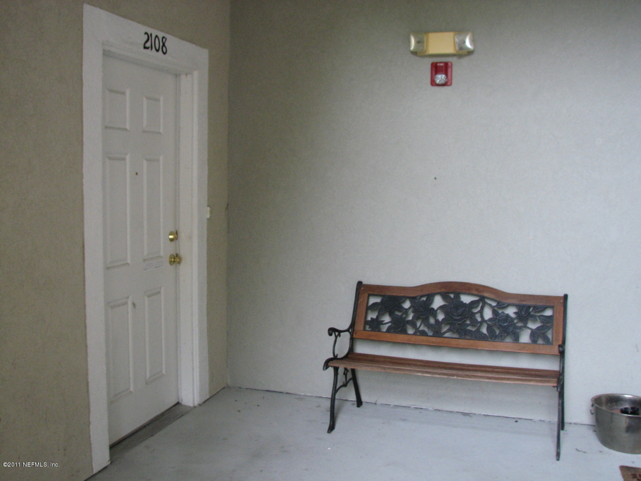 7920 Merrill Road, Unit 2108 Jacksonville, FL 32277 - Photo 2 of 15 a living room with furniture