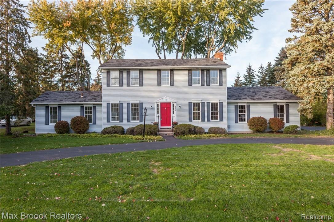 2372 Blockton Road Rochester, MI 48306 - Photo 1 of 43 IMG_7938.jpg