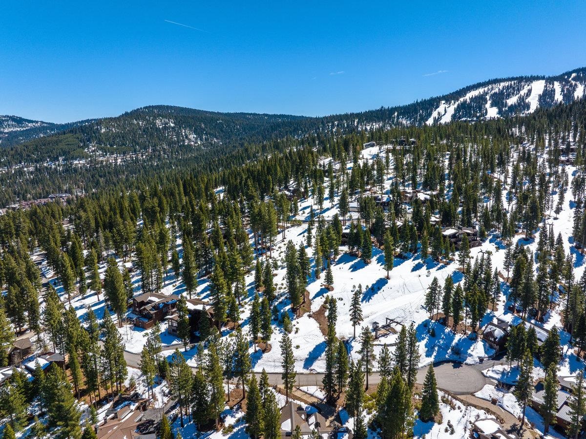 2532 North Summit Place Truckee, CA 96161 - Photo 13 of 18 a view of a city