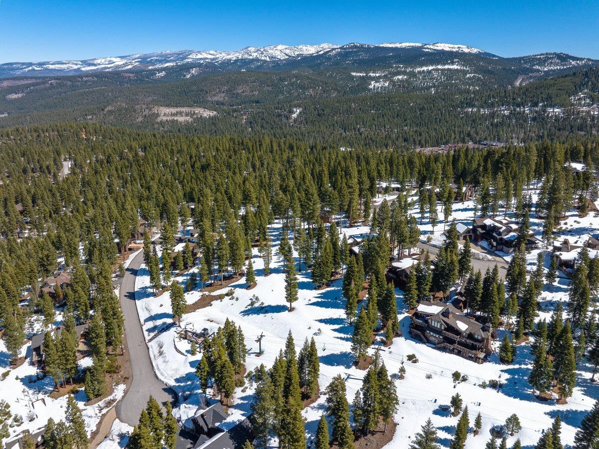 2532 North Summit Place Truckee, CA 96161 - Photo 14 of 18 a view of a city